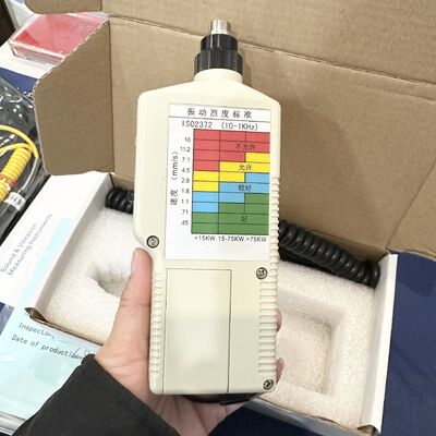 Оценка неисправности колесного подшипника и карманного вибрационного измерителя коробки передач