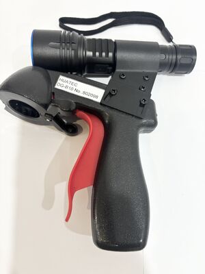 Ручной УФ-фонарь с эффективным диаметром освещаемой зоны 15 см